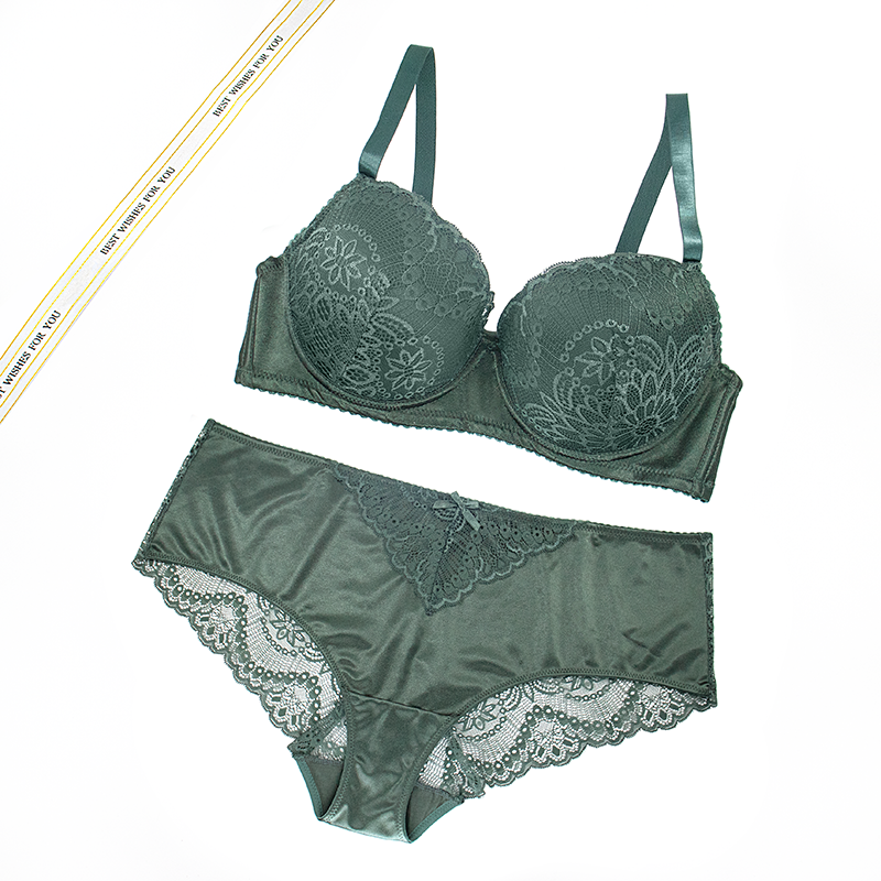 Front closure lace bra